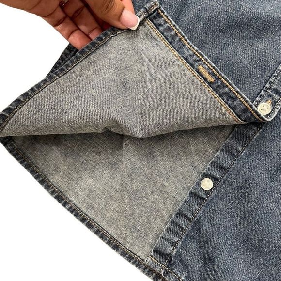 Lands’ End Girl’s Medium Wash Denim Button Front Collared Top Size 8 - Picture 5 of 12